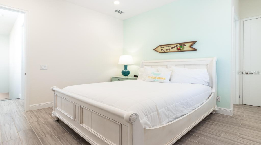 KISSIMMEE, Florida 34747, 2 Bedrooms Bedrooms, ,2 BathroomsBathrooms,Residential,For Sale,LATITUDE,0,MFRO6382481