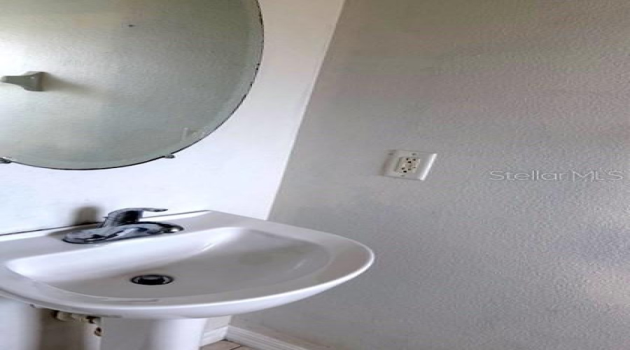 KISSIMMEE, Florida 34746, 4 Bedrooms Bedrooms, ,3 BathroomsBathrooms,Residential,For Sale,BEACH,0,MFRO6382522