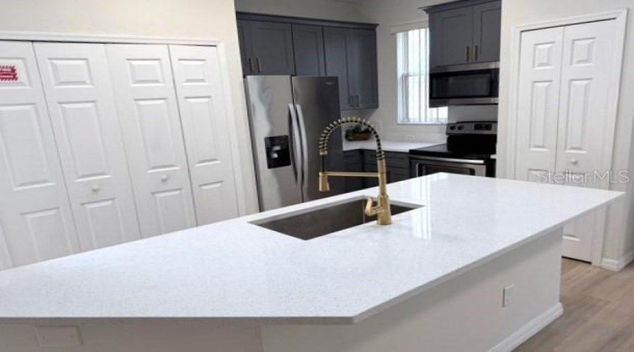 KISSIMMEE, Florida 34746, 4 Bedrooms Bedrooms, ,3 BathroomsBathrooms,Residential,For Sale,BEACH,0,MFRO6382522