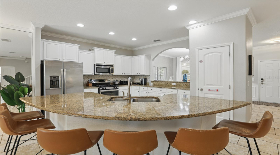 Huge Island to Enjoy