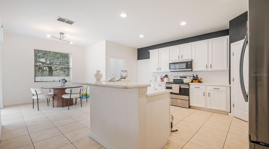 KISSIMMEE, Florida 34746, 4 Bedrooms Bedrooms, ,2 BathroomsBathrooms,Residential,For Sale,HOPEWELL,0,MFRS5143810