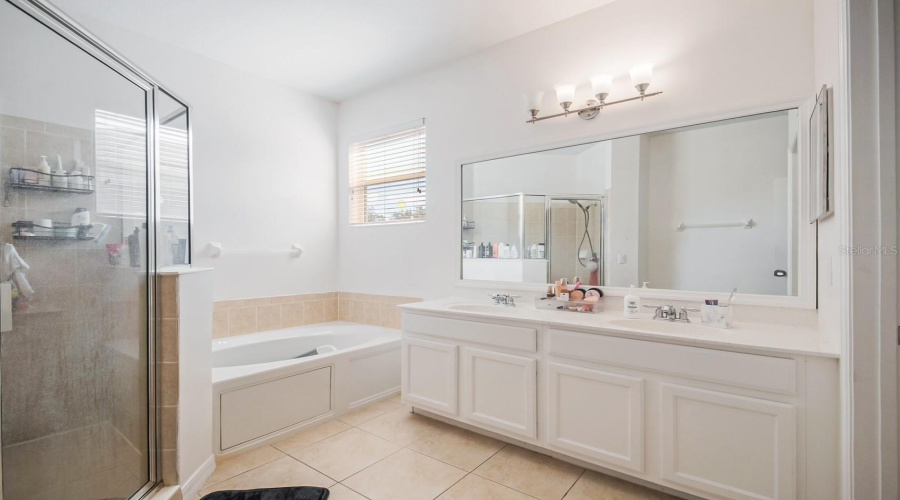 KISSIMMEE, Florida 34746, 4 Bedrooms Bedrooms, ,2 BathroomsBathrooms,Residential,For Sale,HOPEWELL,0,MFRS5143810