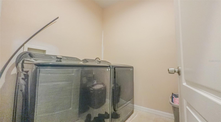 KISSIMMEE, Florida 34746, 4 Bedrooms Bedrooms, ,2 BathroomsBathrooms,Residential,For Sale,HOPEWELL,0,MFRS5143810