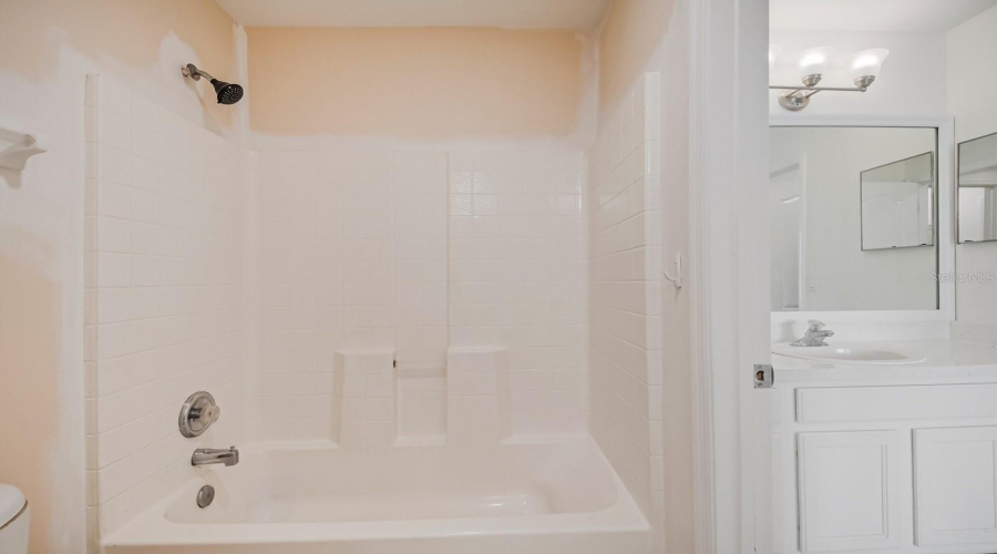 KISSIMMEE, Florida 34746, 4 Bedrooms Bedrooms, ,2 BathroomsBathrooms,Residential,For Sale,HOPEWELL,0,MFRS5143810