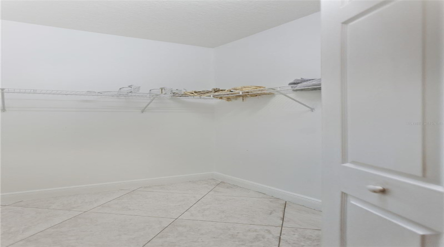 KISSIMMEE, Florida 34746, 5 Bedrooms Bedrooms, ,3 BathroomsBathrooms,Residential,For Sale,VALLEYVIEW,0,MFRS5143932