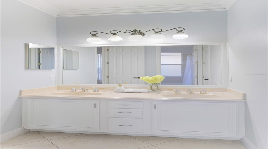 KISSIMMEE, Florida 34746, 5 Bedrooms Bedrooms, ,3 BathroomsBathrooms,Residential,For Sale,VALLEYVIEW,0,MFRS5143932