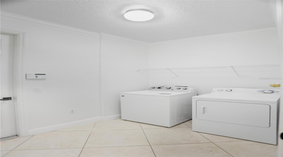 KISSIMMEE, Florida 34746, 5 Bedrooms Bedrooms, ,3 BathroomsBathrooms,Residential,For Sale,VALLEYVIEW,0,MFRS5143932