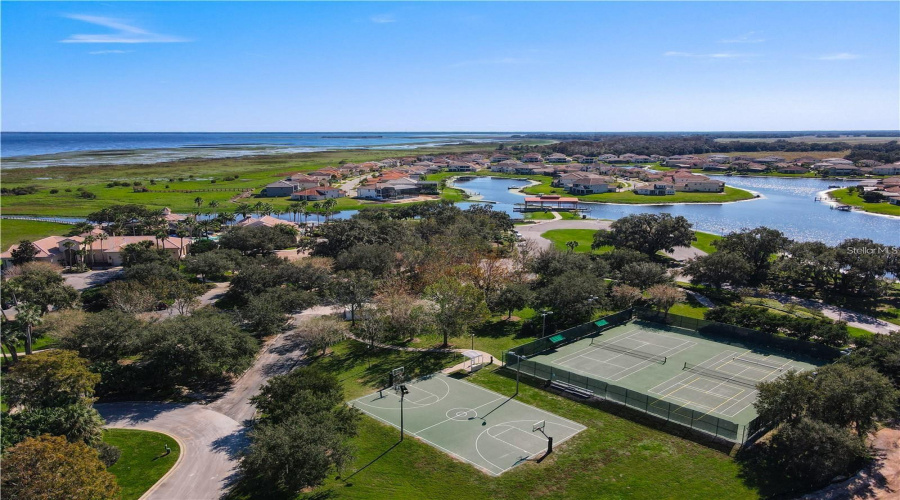 KISSIMMEE, Florida 34746, 5 Bedrooms Bedrooms, ,3 BathroomsBathrooms,Residential,For Sale,VALLEYVIEW,0,MFRS5143932