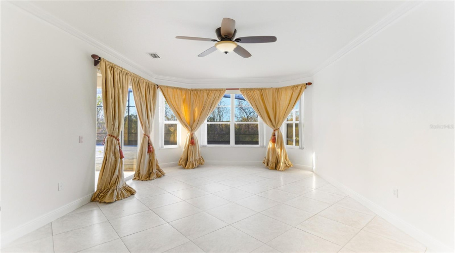 KISSIMMEE, Florida 34746, 5 Bedrooms Bedrooms, ,3 BathroomsBathrooms,Residential,For Sale,VALLEYVIEW,0,MFRS5143932