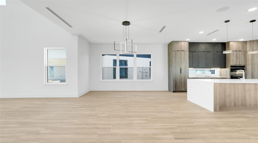 DAVENPORT, Florida 33837, 4 Bedrooms Bedrooms, ,3 BathroomsBathrooms,Residential,For Sale,KENSINGTON,0,MFRO6382919