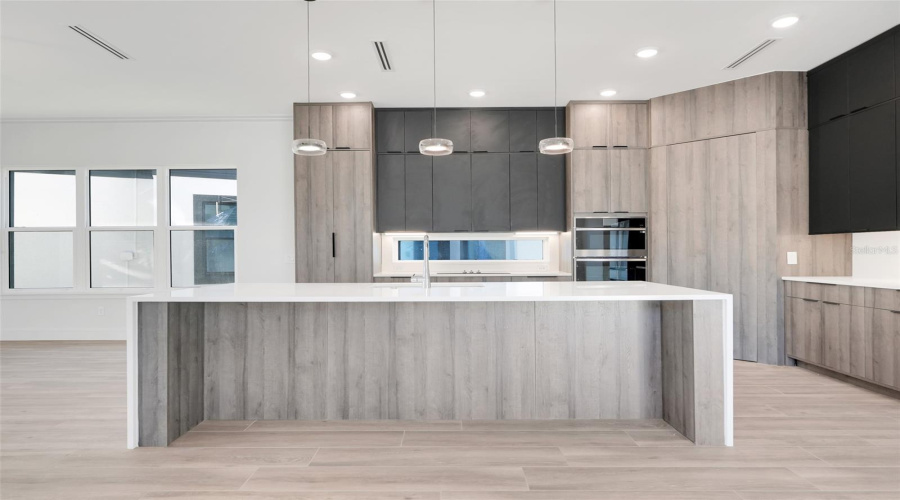 DAVENPORT, Florida 33837, 4 Bedrooms Bedrooms, ,3 BathroomsBathrooms,Residential,For Sale,KENSINGTON,0,MFRO6382919