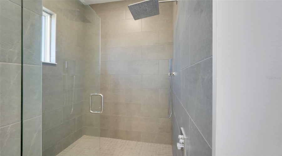 DAVENPORT, Florida 33837, 4 Bedrooms Bedrooms, ,3 BathroomsBathrooms,Residential,For Sale,KENSINGTON,0,MFRO6382919