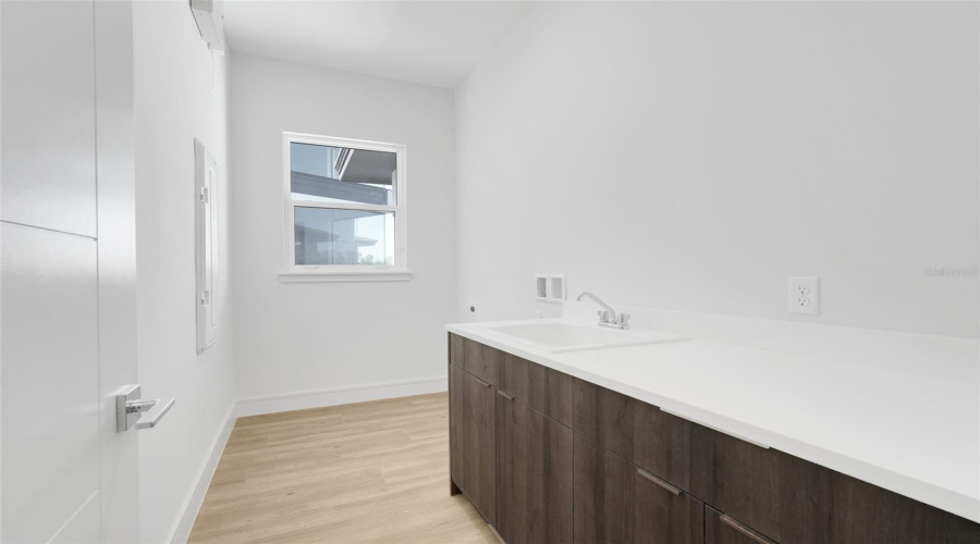 DAVENPORT, Florida 33837, 4 Bedrooms Bedrooms, ,3 BathroomsBathrooms,Residential,For Sale,KENSINGTON,0,MFRO6382919