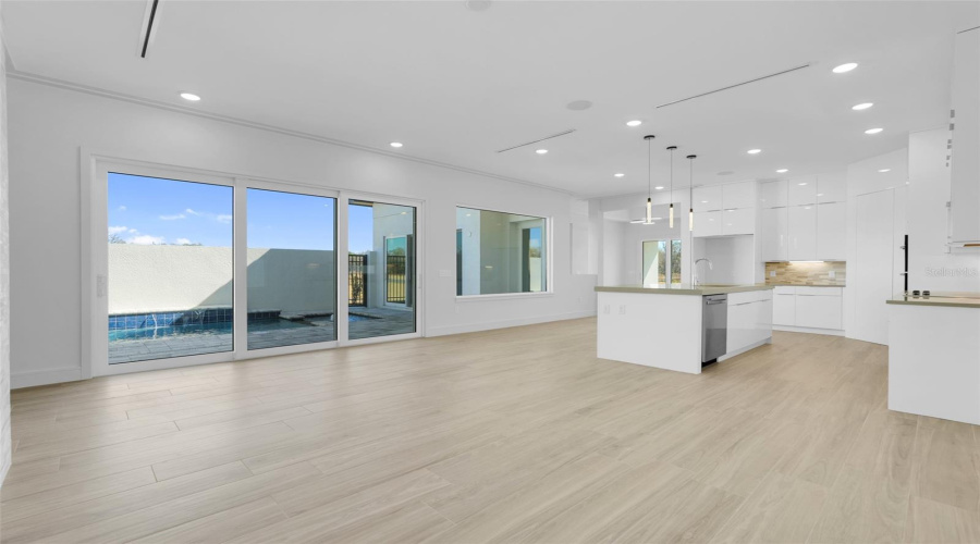 DAVENPORT, Florida 33837, 3 Bedrooms Bedrooms, ,3 BathroomsBathrooms,Residential,For Sale,KENSINGTON,0,MFRO6382925