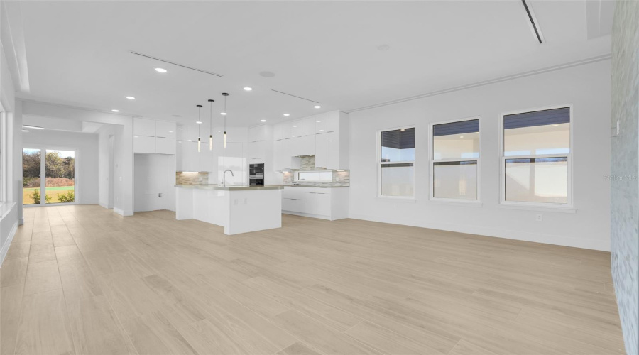 DAVENPORT, Florida 33837, 3 Bedrooms Bedrooms, ,3 BathroomsBathrooms,Residential,For Sale,KENSINGTON,0,MFRO6382925