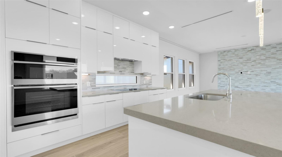 DAVENPORT, Florida 33837, 3 Bedrooms Bedrooms, ,3 BathroomsBathrooms,Residential,For Sale,KENSINGTON,0,MFRO6382925