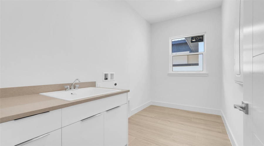 DAVENPORT, Florida 33837, 3 Bedrooms Bedrooms, ,3 BathroomsBathrooms,Residential,For Sale,KENSINGTON,0,MFRO6382925