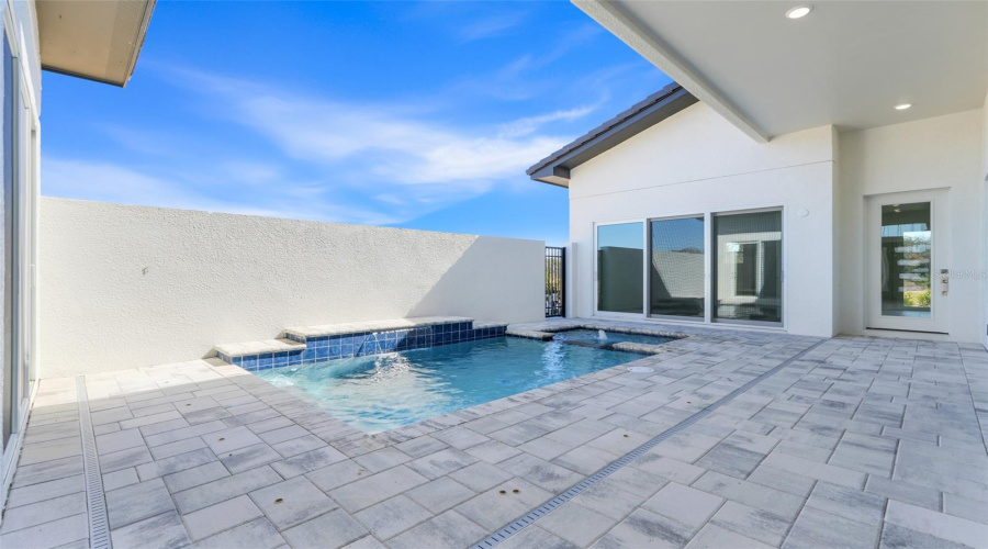 DAVENPORT, Florida 33837, 3 Bedrooms Bedrooms, ,3 BathroomsBathrooms,Residential,For Sale,KENSINGTON,0,MFRO6382925