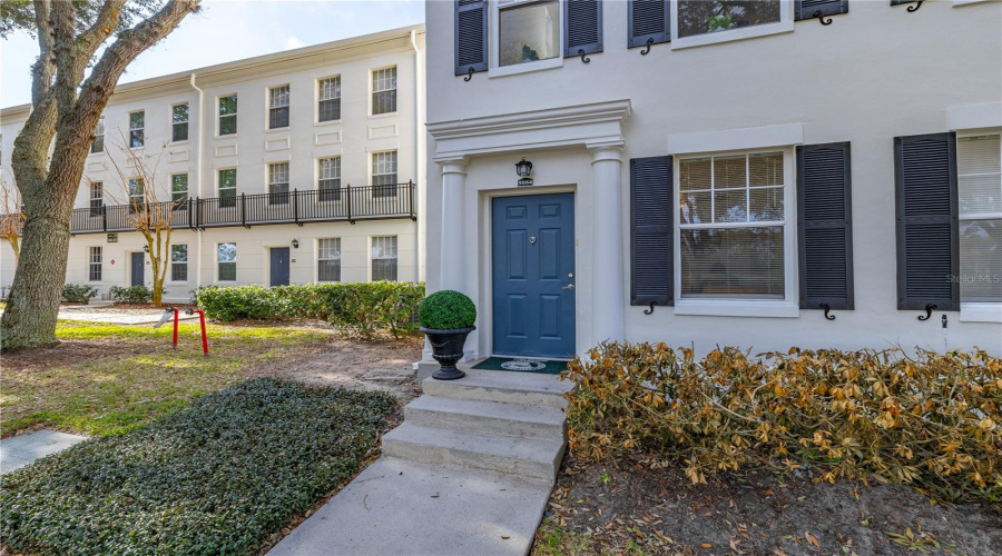 Exterior View (Front)