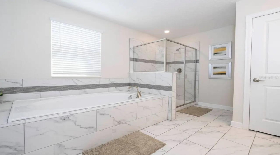 DAVENPORT, Florida 33896, 6 Bedrooms Bedrooms, ,6 BathroomsBathrooms,Residential,For Sale,CRUDEN BAY,0,MFRO6382738