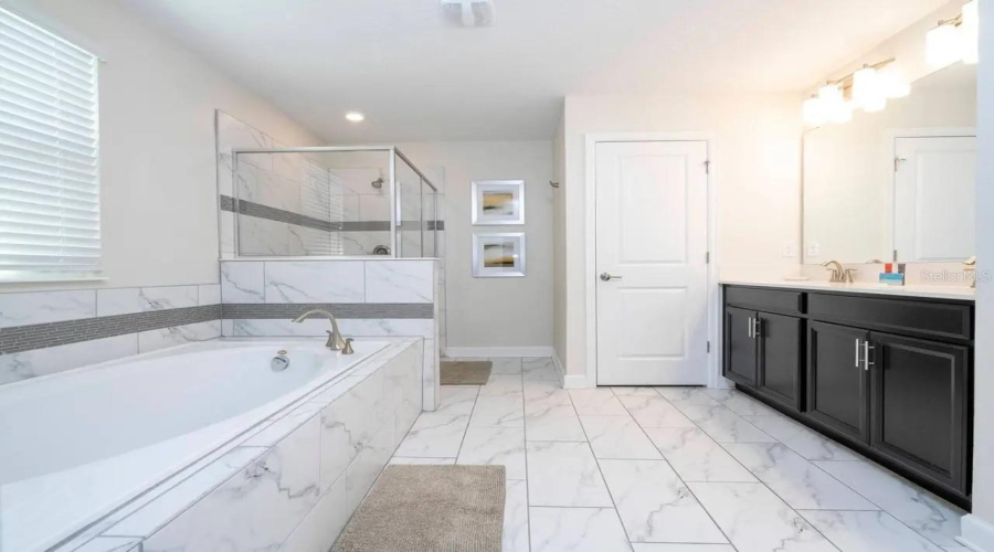 DAVENPORT, Florida 33896, 6 Bedrooms Bedrooms, ,6 BathroomsBathrooms,Residential,For Sale,CRUDEN BAY,0,MFRO6382738