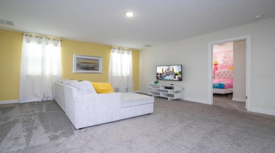 DAVENPORT, Florida 33896, 6 Bedrooms Bedrooms, ,6 BathroomsBathrooms,Residential,For Sale,CRUDEN BAY,0,MFRO6382738