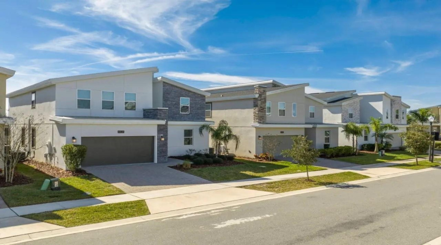 DAVENPORT, Florida 33896, 6 Bedrooms Bedrooms, ,6 BathroomsBathrooms,Residential,For Sale,CRUDEN BAY,0,MFRO6382738