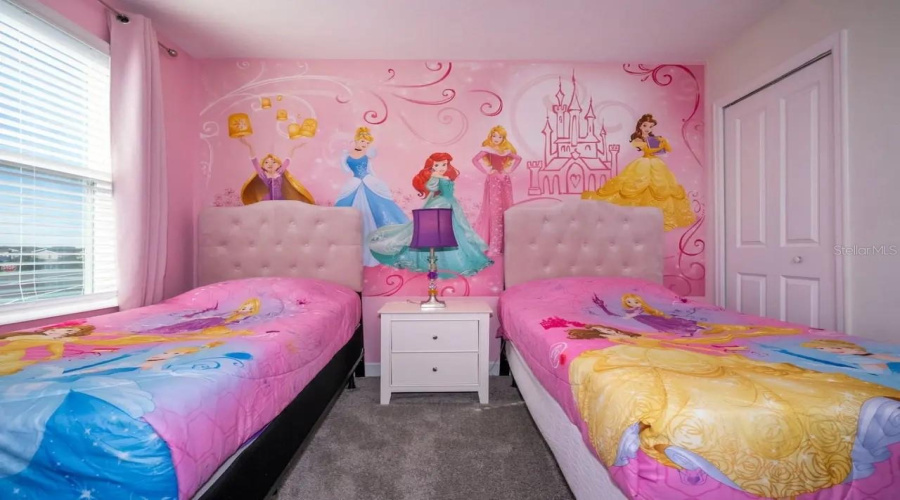 DAVENPORT, Florida 33896, 6 Bedrooms Bedrooms, ,6 BathroomsBathrooms,Residential,For Sale,CRUDEN BAY,0,MFRO6382738