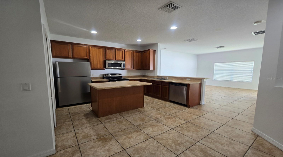 KISSIMMEE, Florida 34746, 3 Bedrooms Bedrooms, ,2 BathroomsBathrooms,Residential,For Sale,HIDDEN MEADOW,0,MFRG5101601