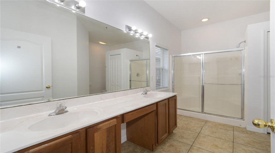 KISSIMMEE, Florida 34746, 3 Bedrooms Bedrooms, ,2 BathroomsBathrooms,Residential,For Sale,HIDDEN MEADOW,0,MFRG5101601