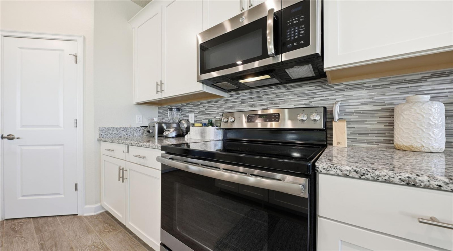 KISSIMMEE, Florida 34746, 4 Bedrooms Bedrooms, ,3 BathroomsBathrooms,Residential,For Sale,SEQUEL,0,MFRO6383099