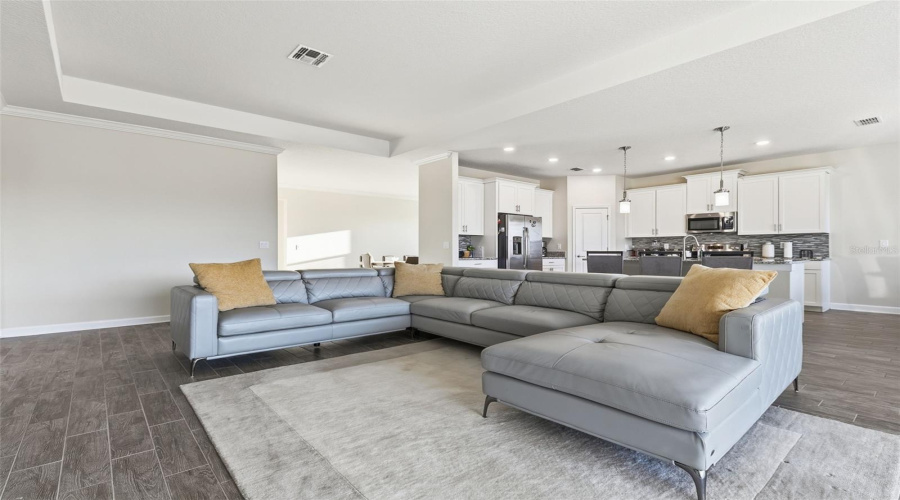 KISSIMMEE, Florida 34746, 4 Bedrooms Bedrooms, ,3 BathroomsBathrooms,Residential,For Sale,SEQUEL,0,MFRO6383099