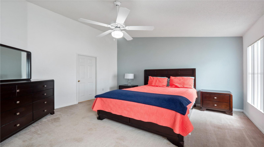 NO CARPETS, LAMINATED FLOORING