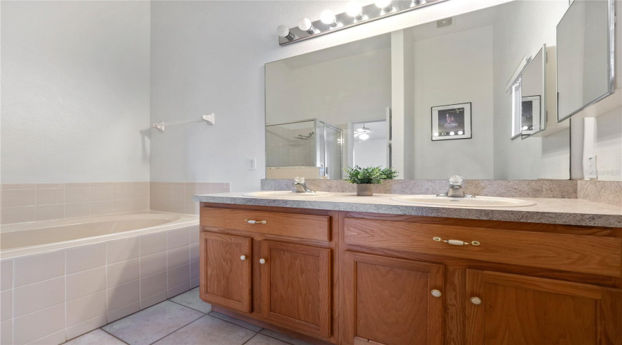 DAVENPORT, Florida 33837, 3 Bedrooms Bedrooms, ,2 BathroomsBathrooms,Residential,For Sale,ROLLINS,0,MFRO6359304