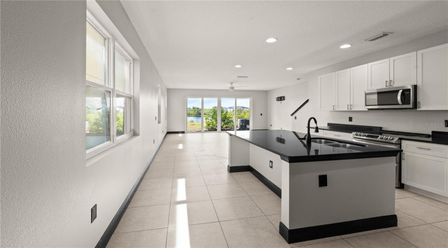 DAVENPORT, Florida 33896, 4 Bedrooms Bedrooms, ,2 BathroomsBathrooms,Residential,For Sale,LAKE SHORE,0,MFRTB8475879