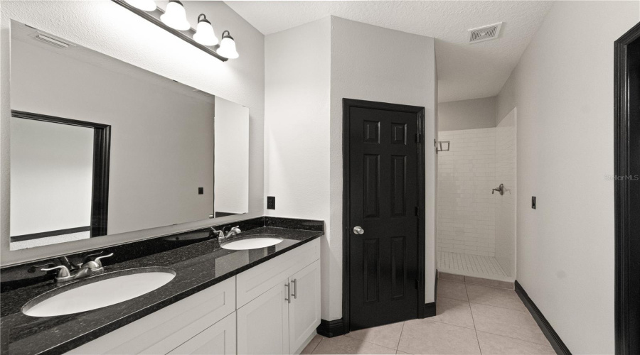 DAVENPORT, Florida 33896, 4 Bedrooms Bedrooms, ,2 BathroomsBathrooms,Residential,For Sale,LAKE SHORE,0,MFRTB8475879