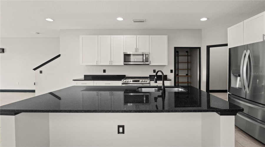 DAVENPORT, Florida 33896, 4 Bedrooms Bedrooms, ,2 BathroomsBathrooms,Residential,For Sale,LAKE SHORE,0,MFRTB8475879