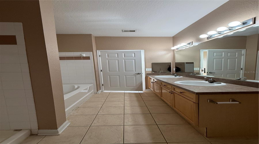 DAVENPORT, Florida 33896, 2 Bedrooms Bedrooms, ,2 BathroomsBathrooms,Residential,For Sale,TERRACE RIDGE,0,MFRS5143378