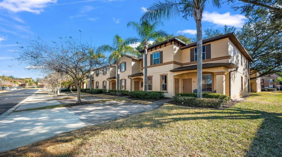 DAVENPORT, Florida 33897, 4 Bedrooms Bedrooms, ,3 BathroomsBathrooms,Residential,For Sale,MIRAMAR,0,MFRO6382622