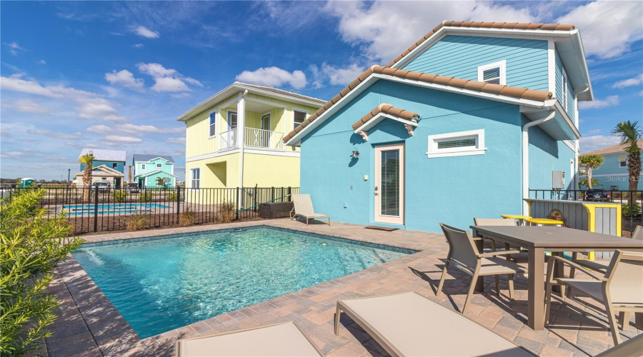 KISSIMMEE, Florida 34747, 2 Bedrooms Bedrooms, ,2 BathroomsBathrooms,Residential,For Sale,KNEE DEEP,0,MFRO6383023
