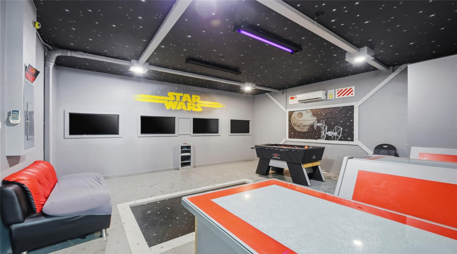 DAVENPORT, Florida 33837, 7 Bedrooms Bedrooms, ,4 BathroomsBathrooms,Residential,For Sale,ORANGE COSMOS,0,MFRO6379795