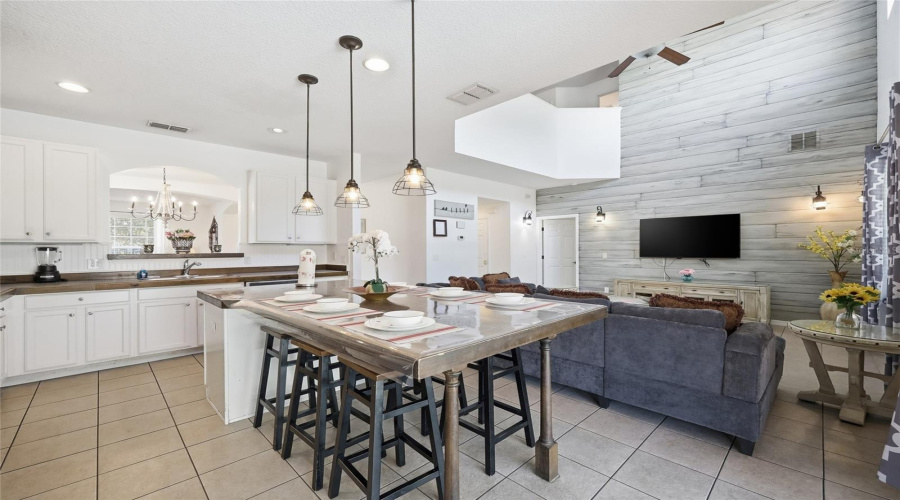 DAVENPORT, Florida 33837, 7 Bedrooms Bedrooms, ,4 BathroomsBathrooms,Residential,For Sale,ORANGE COSMOS,0,MFRO6379795