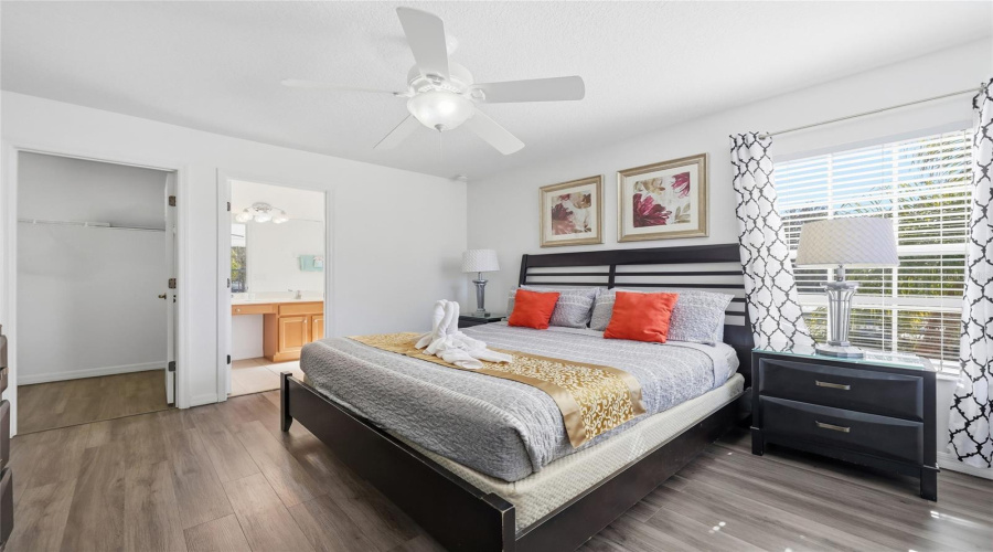 DAVENPORT, Florida 33837, 7 Bedrooms Bedrooms, ,4 BathroomsBathrooms,Residential,For Sale,ORANGE COSMOS,0,MFRO6379795