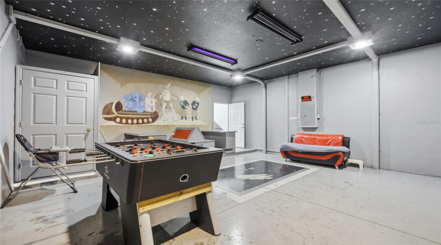 DAVENPORT, Florida 33837, 7 Bedrooms Bedrooms, ,4 BathroomsBathrooms,Residential,For Sale,ORANGE COSMOS,0,MFRO6379795