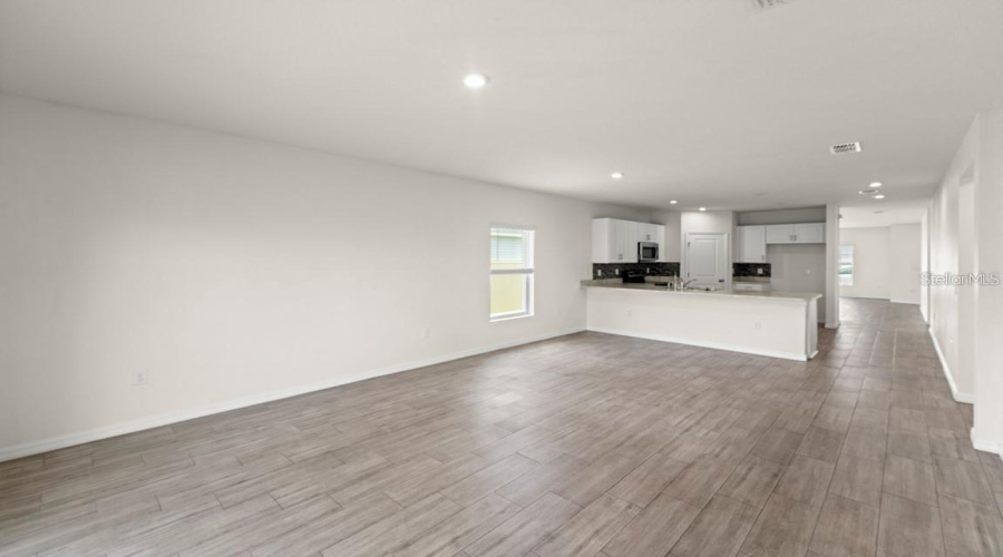 DAVENPORT, Florida 33837, 4 Bedrooms Bedrooms, ,2 BathroomsBathrooms,Residential,For Sale,MEADOW BEND,0,MFRS5144024