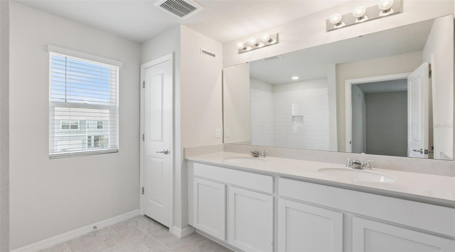 KISSIMMEE, Florida 34746, 3 Bedrooms Bedrooms, ,2 BathroomsBathrooms,Residential,For Sale,SPARKLING SHELL,0,MFRO6382561