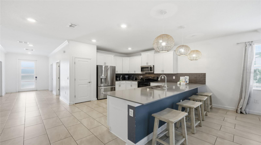 KISSIMMEE, Florida 34746, 8 Bedrooms Bedrooms, ,5 BathroomsBathrooms,Residential,For Sale,OXYMORON,0,MFRO6380933