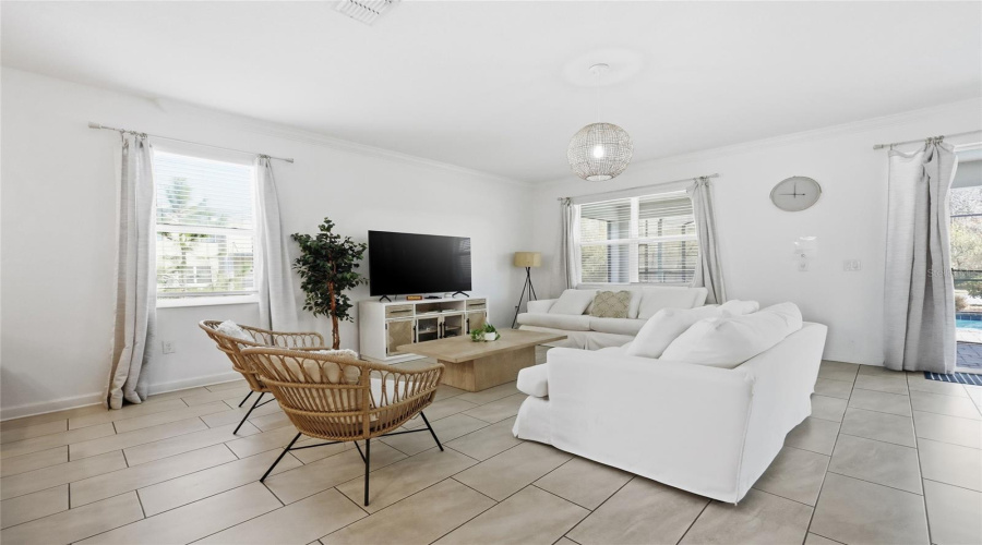 KISSIMMEE, Florida 34746, 8 Bedrooms Bedrooms, ,5 BathroomsBathrooms,Residential,For Sale,OXYMORON,0,MFRO6380933