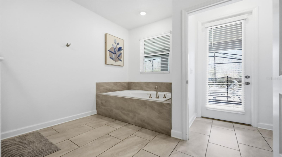 KISSIMMEE, Florida 34746, 8 Bedrooms Bedrooms, ,5 BathroomsBathrooms,Residential,For Sale,OXYMORON,0,MFRO6380933