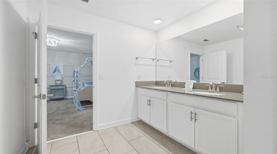 KISSIMMEE, Florida 34746, 8 Bedrooms Bedrooms, ,5 BathroomsBathrooms,Residential,For Sale,OXYMORON,0,MFRO6380933